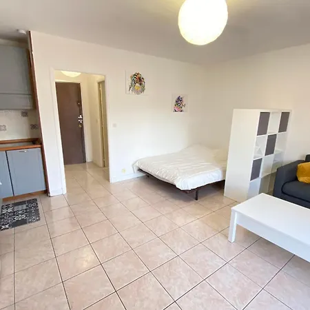 Apartment 06bq Close To The