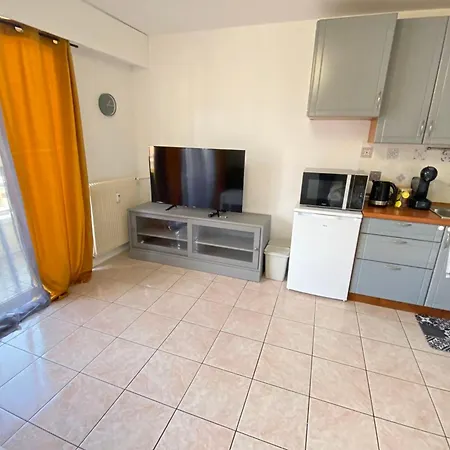 Apartment 06bq Close To The